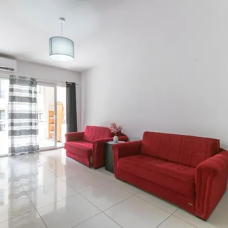 Modern Apt. Close To The Square *