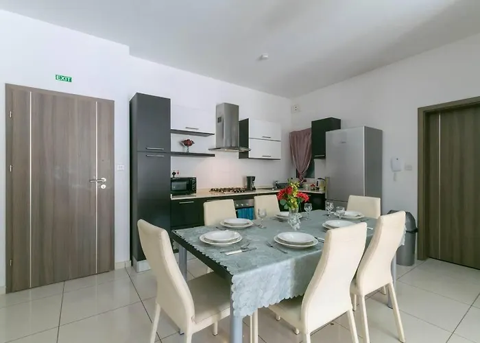 Modern Apt. Close To The Square Apartamento St Paul's Bay