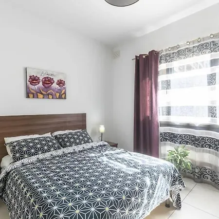 아파트 Modern Apt. Close To The Square