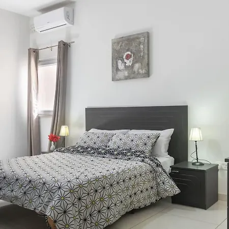 Apartman Modern Apt. Close To The Square *