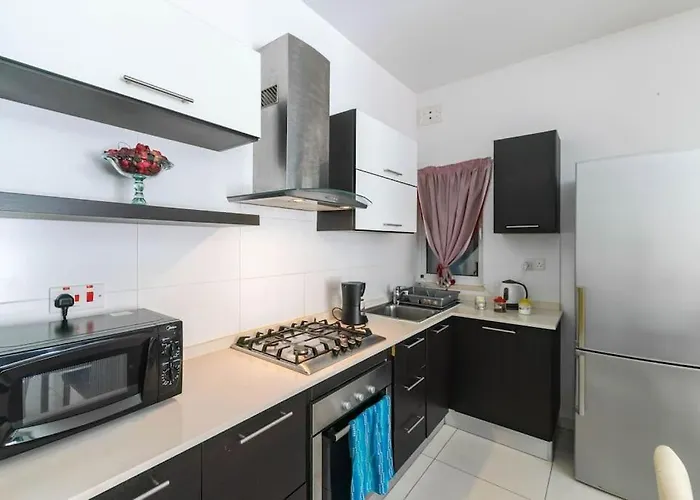 Modern Apt. Close To The Square *