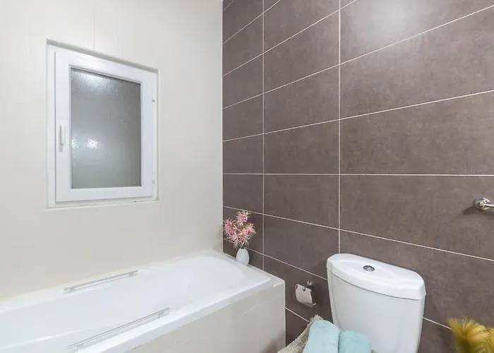 Modern Apt. Close To The Square Daire